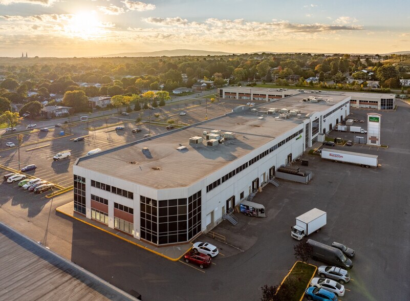 More Photos Of 2800 Av Saint-Jean-Baptiste, Québec Light Distribution For Lease