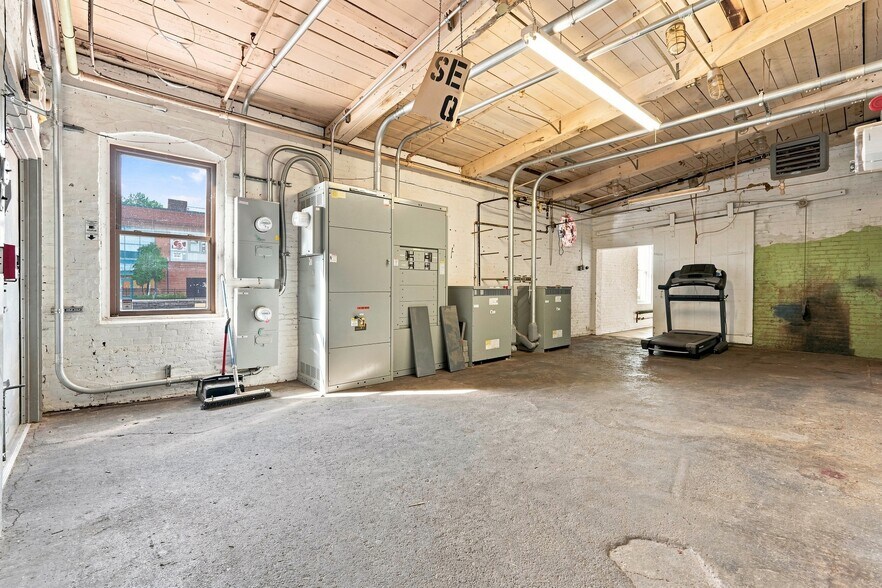 More Photos Of 420 Dwight St, Holyoke Manufacturing For Lease