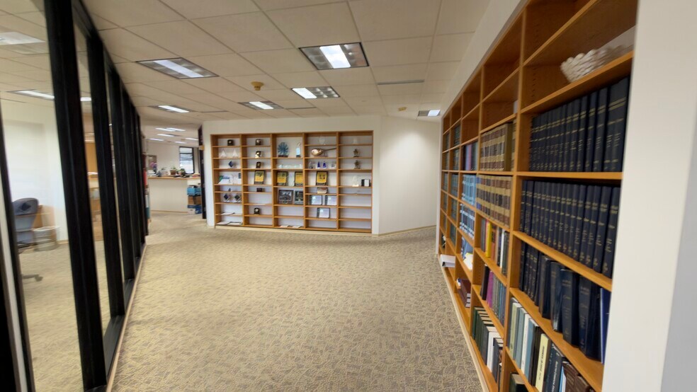 More Photos Of 1100 Alakea St, Honolulu Office For Sale