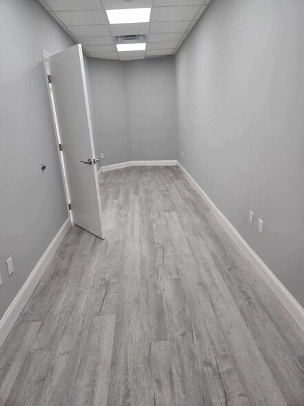 More Photos Of 3930 Richmond Ave, Staten Island Medical For Lease