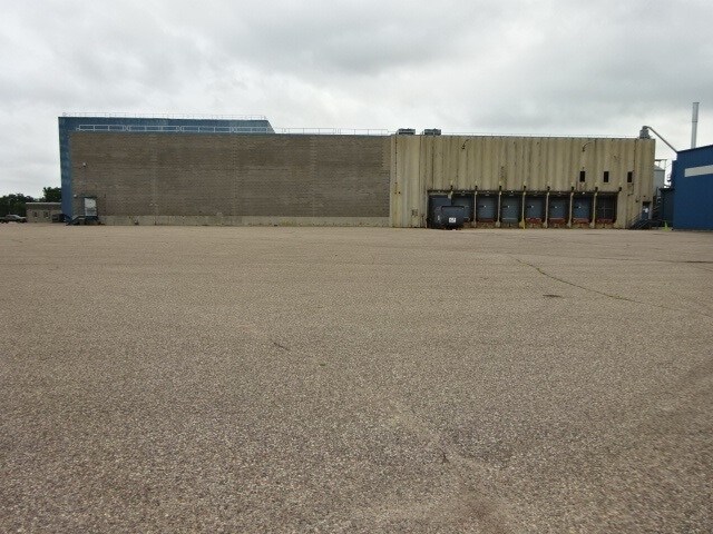 More Photos Of 4930 Hayes Ave, Plover Distribution For Lease