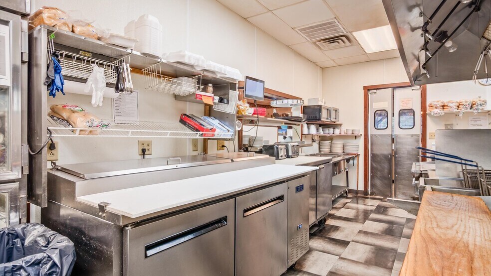 More Photos Of 2000 E Wheeling Ave, Cambridge Storefront For Sale