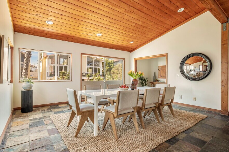 More Photos Of 16 Spinnaker St, Marina Del Rey Multifamily For Sale