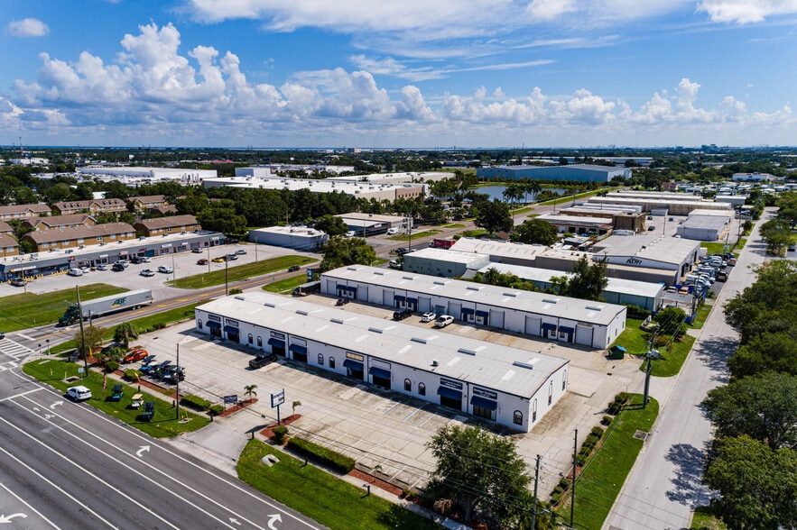 More Photos Of 12505 66th St N, Largo Warehouse For Lease