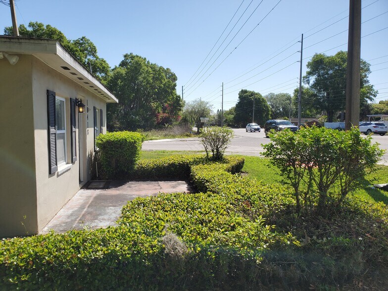 More Photos Of 10418 Bloomingdale Ave, Riverview Office Residential For Sale