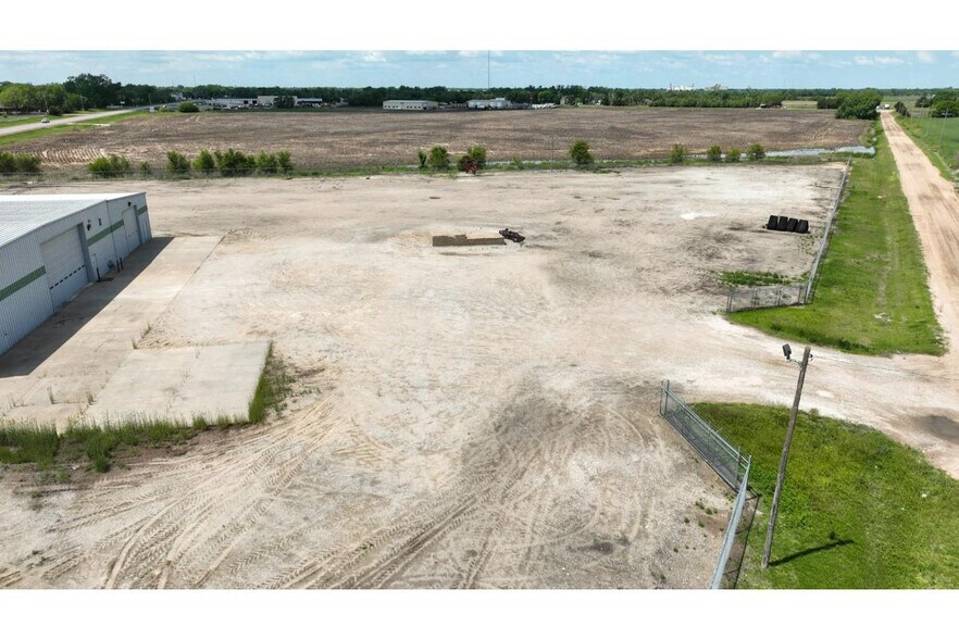 More Photos Of SE 241 SE 10 Ave, Great Bend Warehouse For Sale