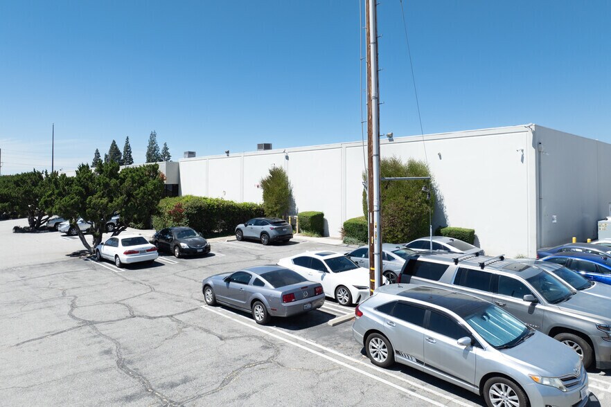 More Photos Of 9505-9541 Mason Ave, Chatsworth Manufacturing For Lease