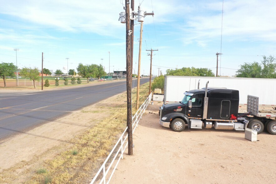 More Photos Of 1207 NW Mustang Dr, Andrews Warehouse For Sale