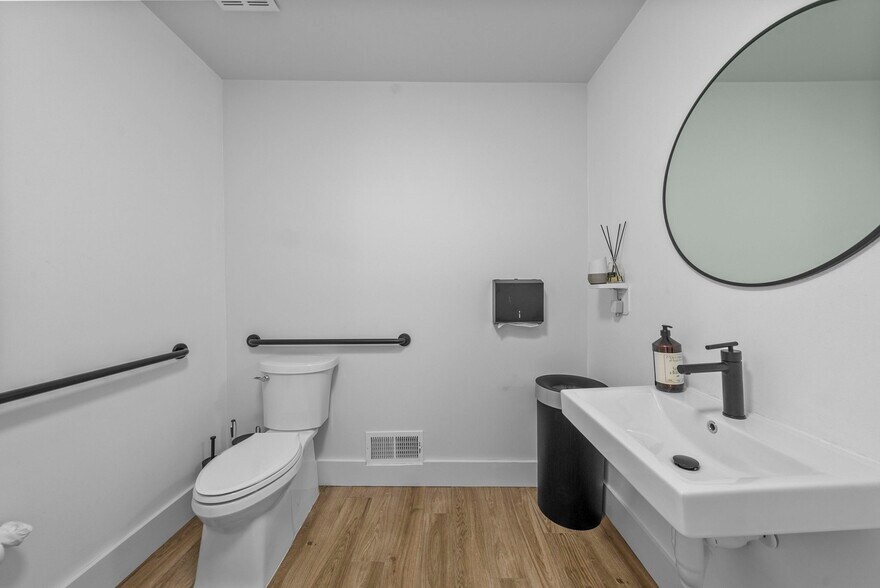 More Photos Of 141 S Euclid Ave, Westfield Office For Sale