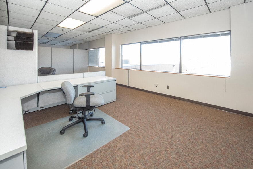More Photos Of 201 E 56th Ave, Anchorage Office For Sale