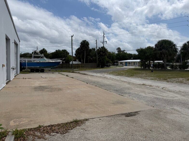 More Photos Of 926 Old Dixie Hwy, Vero Beach Freestanding For Lease
