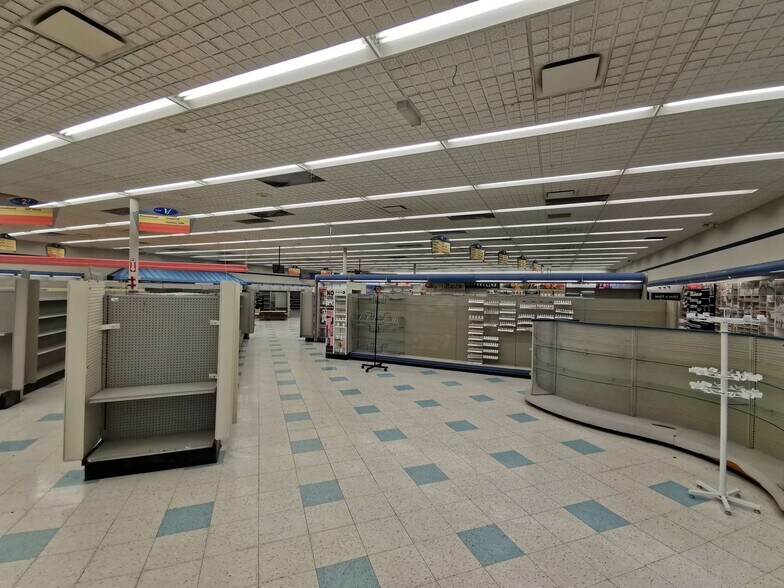 More Photos Of 1709 Liberty St, Erie Drugstore For Lease