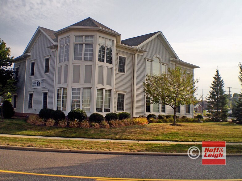 More Photos Of 10 Northwest Ave, Tallmadge Office For Sale