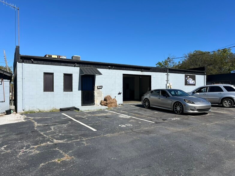 More Photos Of 2301 Crutchfield St, Chattanooga General Retail For Sale