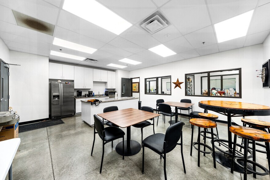 More Photos Of 3925 Ruger Dr, Royse City Distribution For Sale