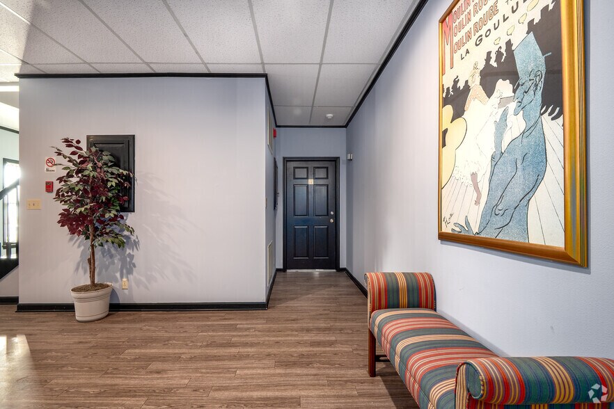 More Photos Of 10144 N Port Washington Rd, Mequon Office For Lease