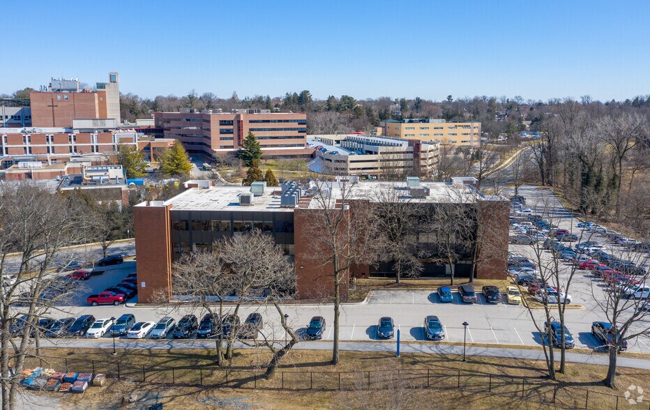 More Photos Of 7600 Osler Dr, Towson Medical For Sale