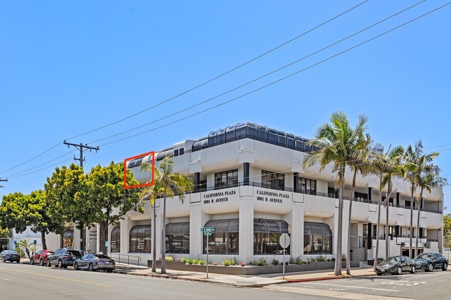 Primary Photo Of 1001 B Ave, Coronado Medical For Sale