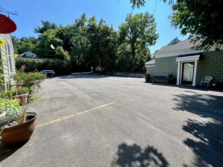 More Photos Of 91 Green St, Huntington Office Residential For Sale