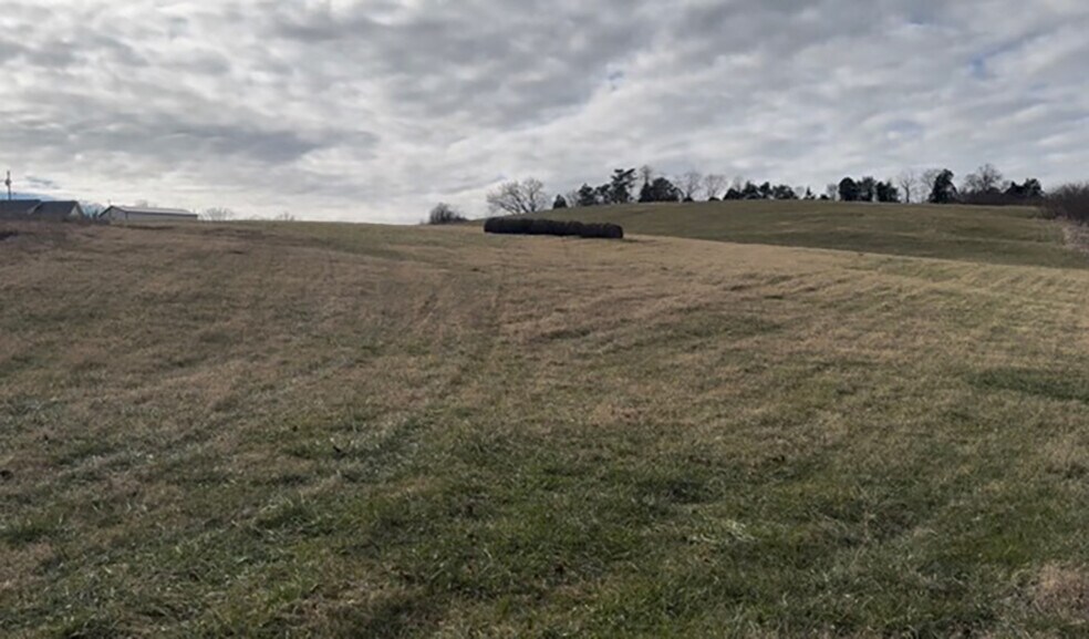 More Photos Of 725 25-70 Hwy, Dandridge Land For Lease