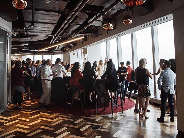 More Photos Of 300 N LaSalle St, Chicago Office For Lease