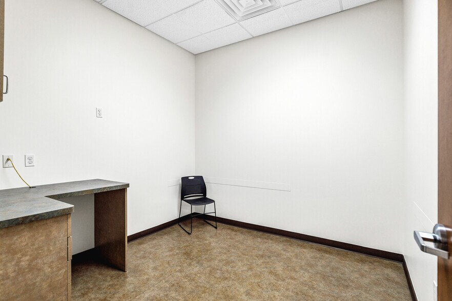 More Photos Of 15405 N 99th Ave, Sun City Medical For Lease