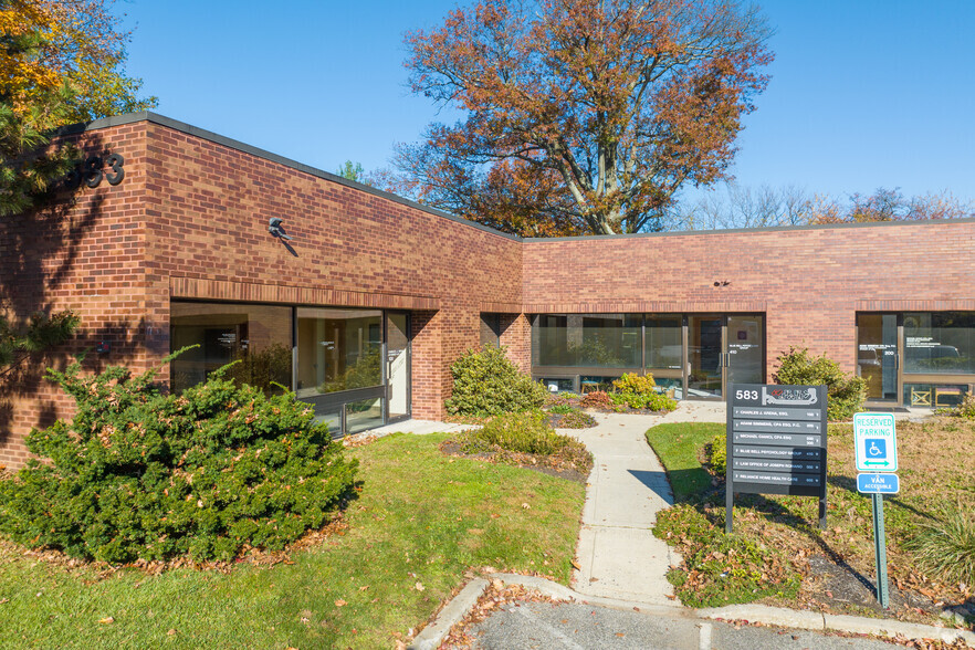 Primary Photo Of 583-595 Skippack Pike, Blue Bell Medical For Sale