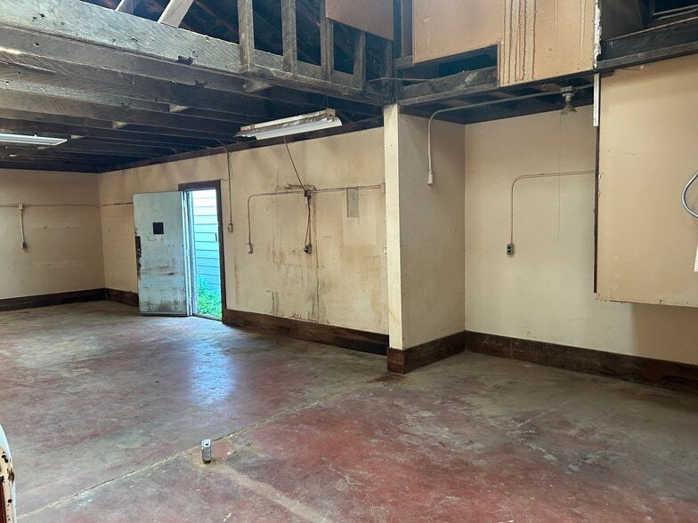 More Photos Of 1155 32nd St, Oakland Industrial For Sale