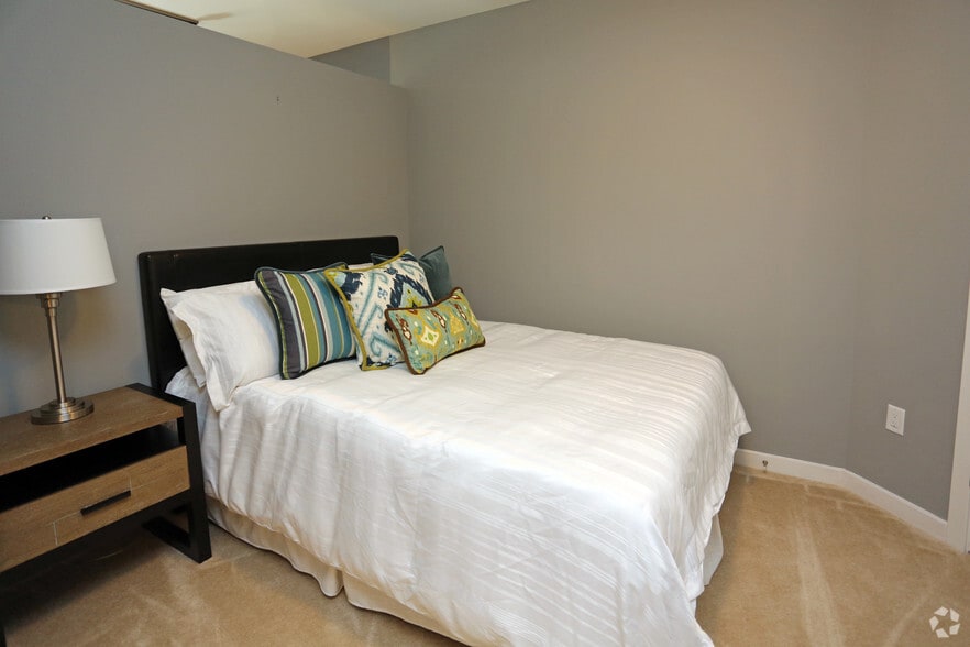 More Photos Of 1801 Chapman Ave, Rockville Apartments For Lease