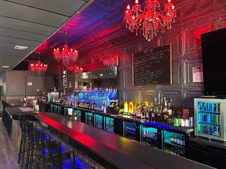 More Photos Of 1117 Ludington St, Escanaba Storefront Retail Residential For Sale