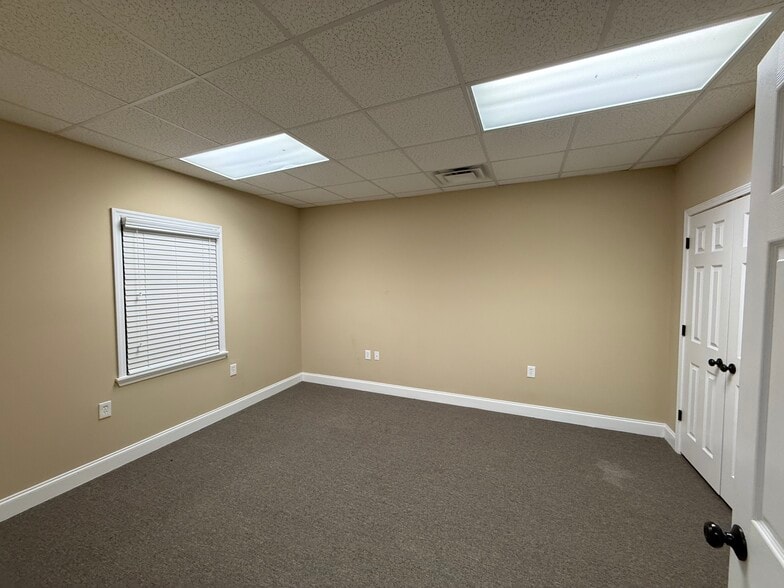 More Photos Of 5025-5029 Parham Rd, Grovetown Self Storage For Lease