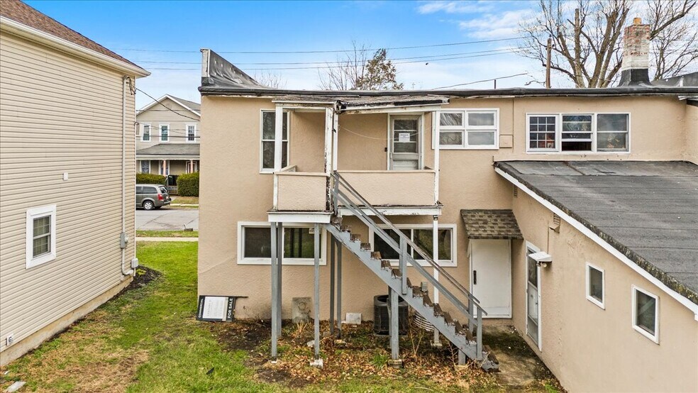 More Photos Of 622 E Market St, Scranton Office Residential For Sale