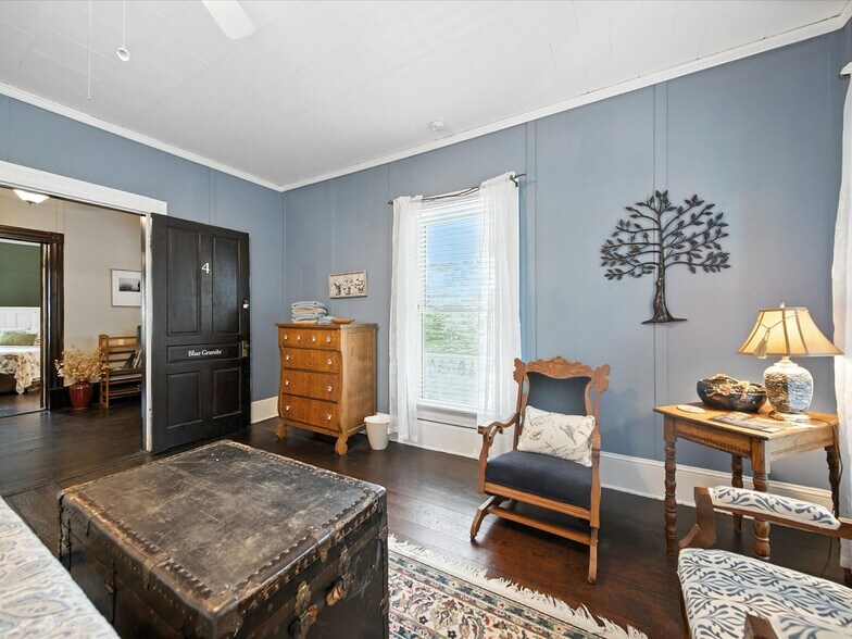 More Photos Of 221 N Main St, Clover Hospitality For Sale