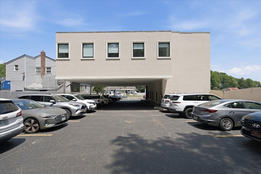 More Photos Of 1038 West Jericho Tpke, Smithtown Office For Sale