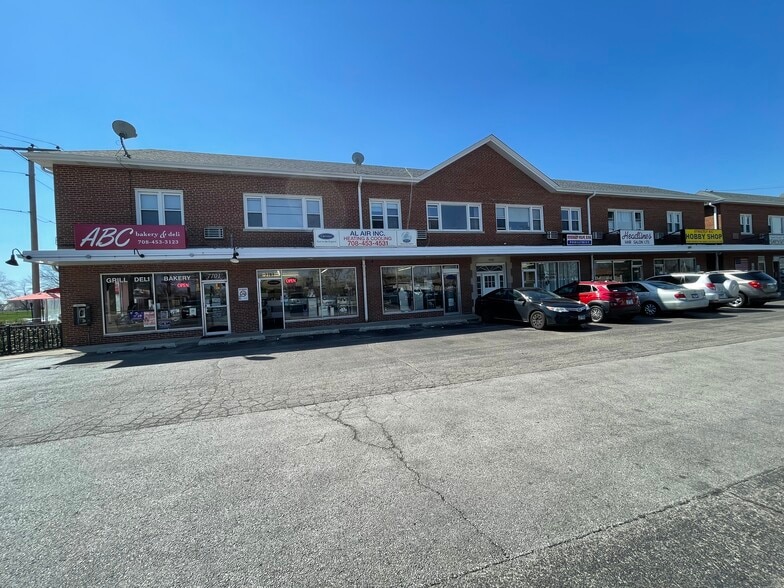 More Photos Of 7701–7757 W Lawrence Avenue, Norridge Apartments For Sale