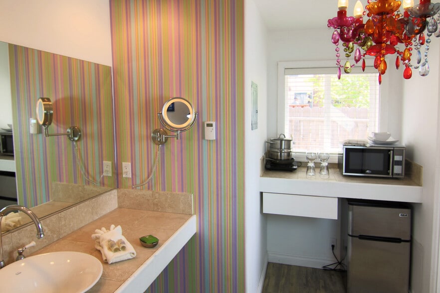 More Photos Of 41095 W Big Bear Blvd, Big Bear Lake Hotel For Sale