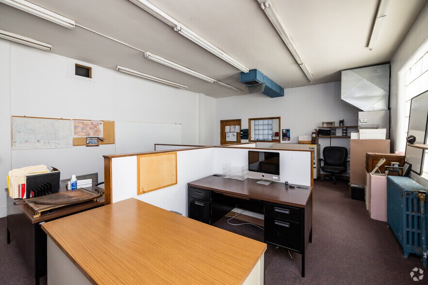 More Photos Of 516 4th St NE, Devils Lake Office For Sale