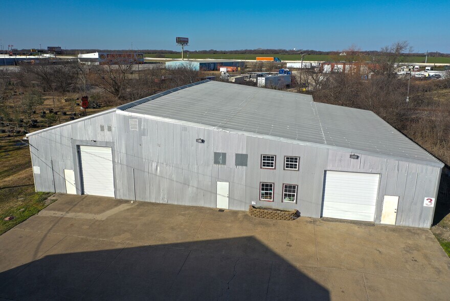 More Photos Of 3705 N Highway 77, Waxahachie Unknown For Lease