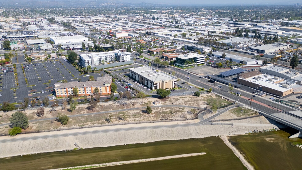 More Photos Of 1855 W Katella Ave, Orange Office Residential For Lease