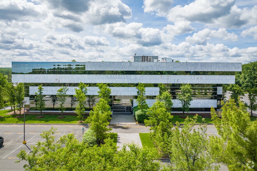 More Photos Of 425 Eagle Rock Ave, Roseland Office For Lease