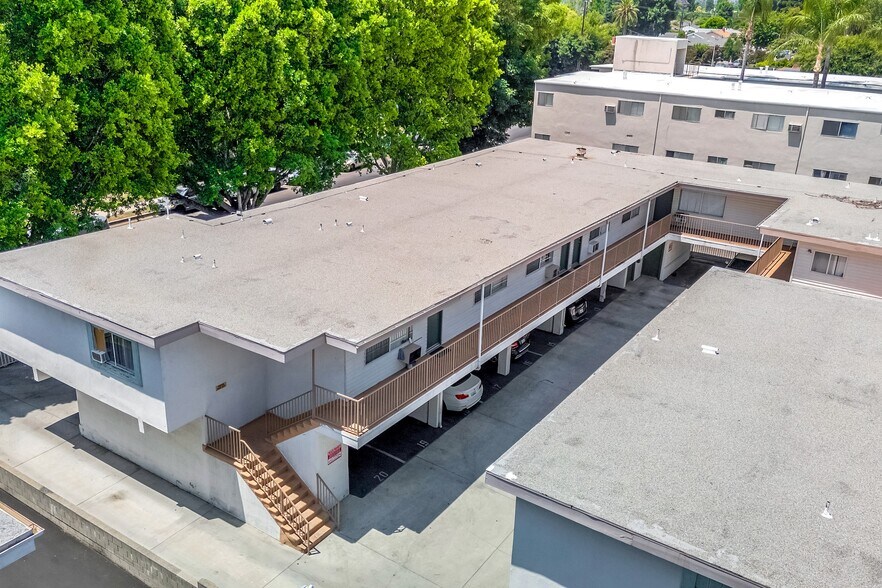 More Photos Of 20234 Roscoe Blvd, Los Angeles Apartments For Sale