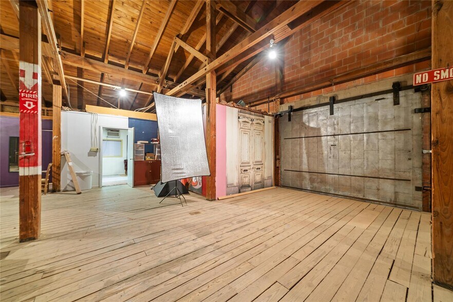 More Photos Of 1403 Blake Dr, Brownwood Warehouse For Sale