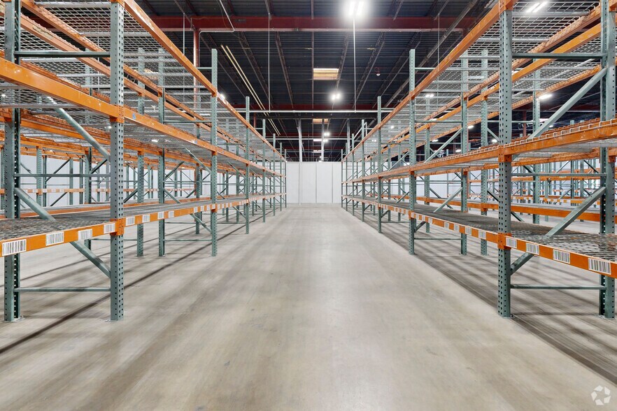 More Photos Of 4800 Dahlia St, Denver Warehouse For Lease