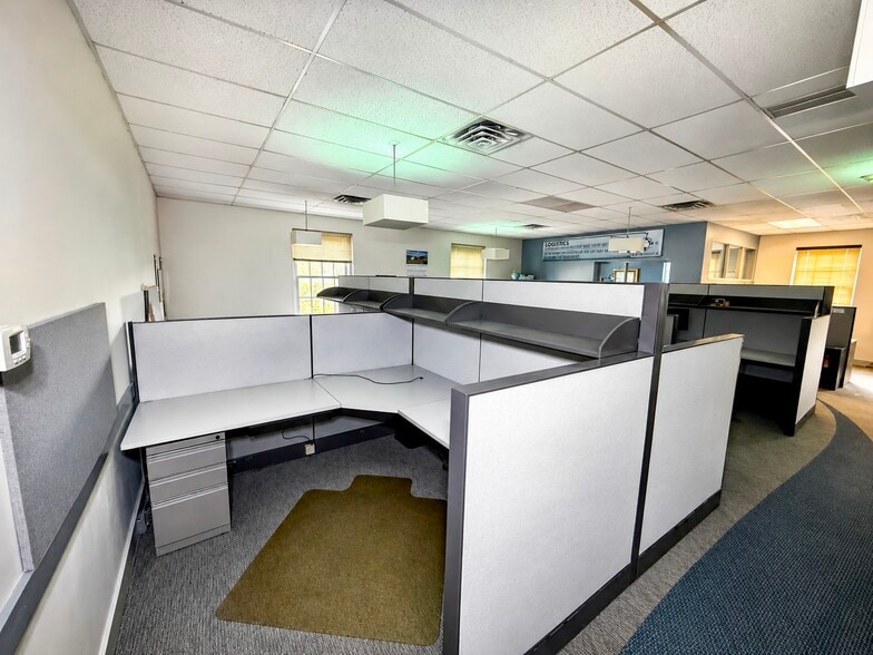 More Photos Of 102 Washington St, Manlius Office For Sale