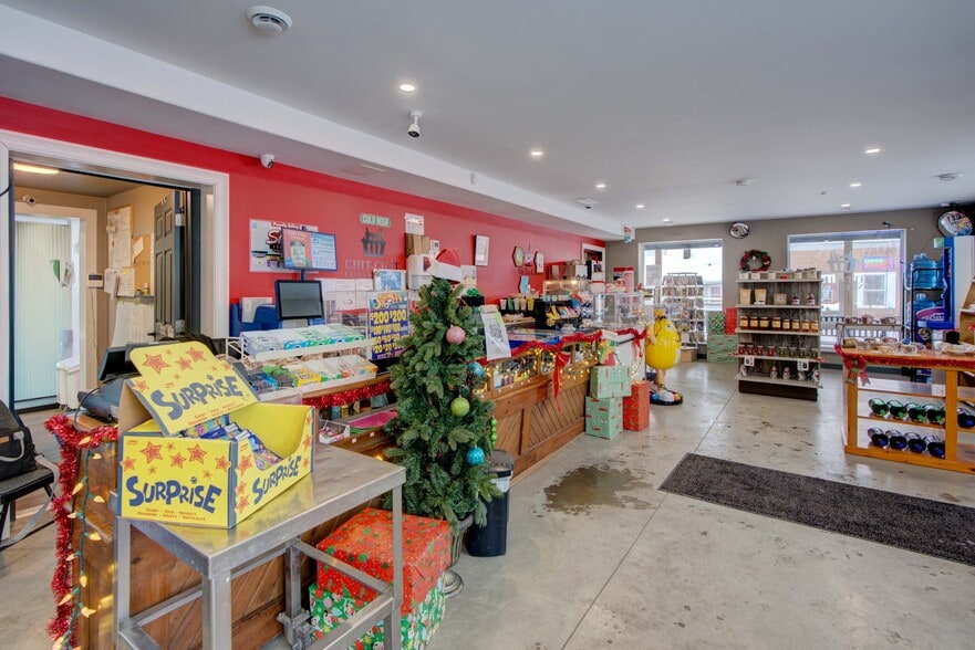 More Photos Of 25 Main St W, Lyn Storefront Retail Office For Sale