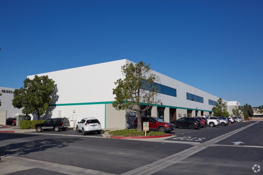 More Photos Of 16291-16321 Gothard St, Huntington Beach Light Manufacturing For Lease