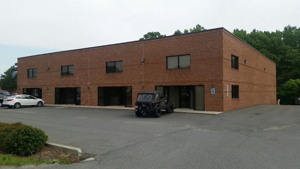 More Photos Of 5521 Cannon Dr, Monroe Light Distribution For Lease