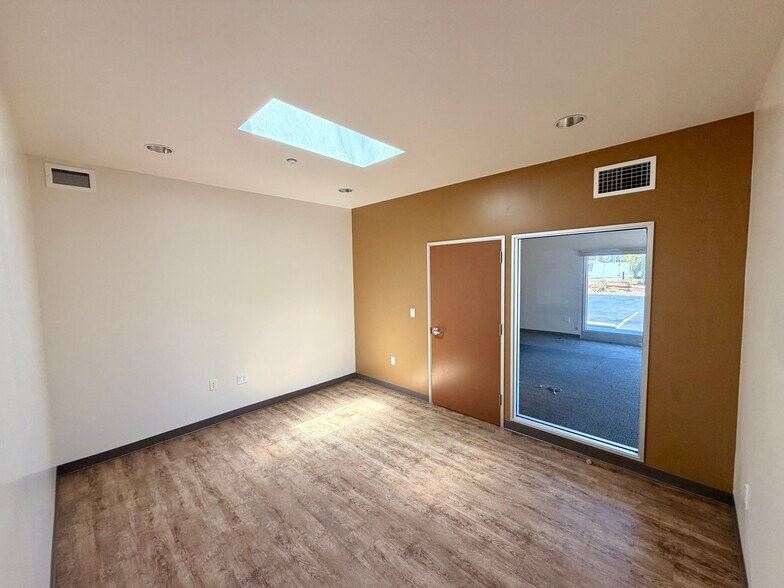 More Photos Of 110 W Escalones, San Clemente Loft Creative Space For Lease