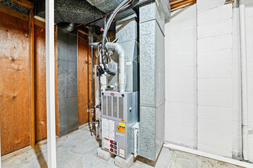 More Photos Of 4855 Wickford Dr E, Sylvania Apartments For Sale