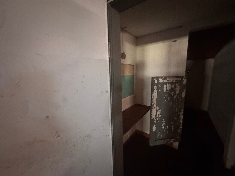 More Photos Of 21076 US Highway 45, Citronelle Manufacturing For Sale